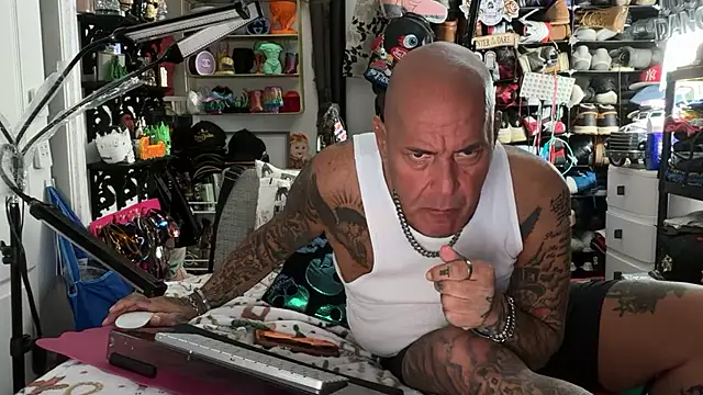 Snapshot of joeytatts66 chatting on 06-30-26, 02:34 joeytatts66 online show from 06-30-26, 02:34