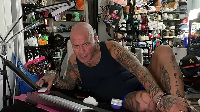 Snapshot of joeytatts66 chatting on 07-02-26, 01:49 joeytatts66 online show from 07-02-26, 01:49