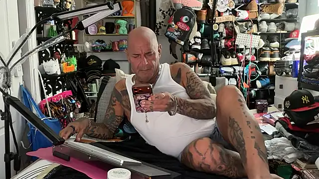 Snapshot of joeytatts66 chatting on 07-05-26, 04:41 joeytatts66 online show from 07-05-26, 04:41