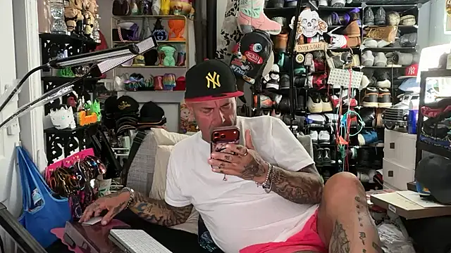 Snapshot of joeytatts66 chatting on 07-10-26, 12:48 joeytatts66 online show from 07-10-26, 12:48