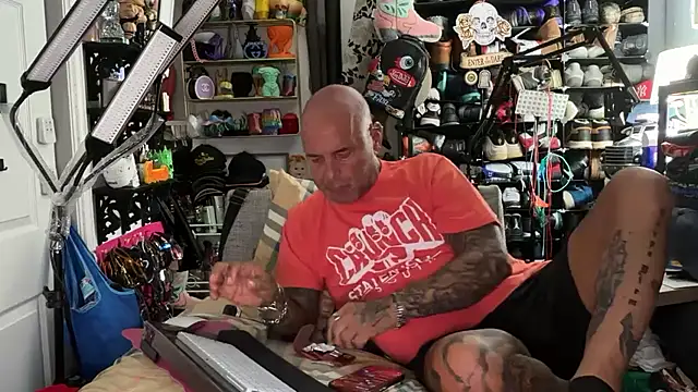 Snapshot of joeytatts66 chatting on 07-15-26, 01:44 joeytatts66 online show from 07-15-26, 01:44
