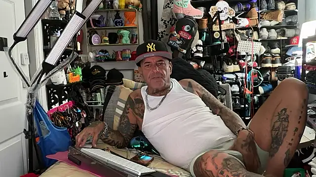Snapshot of joeytatts66 chatting on 07-17-26, 03:02 joeytatts66 online show from 07-17-26, 03:02