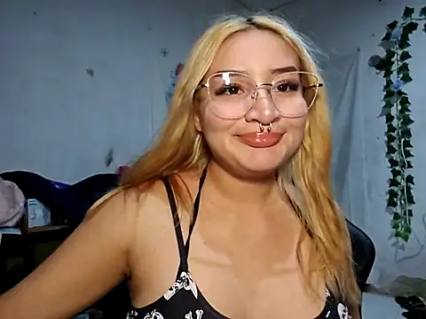 sadnessgyall online show from 01-06-25, 06:47