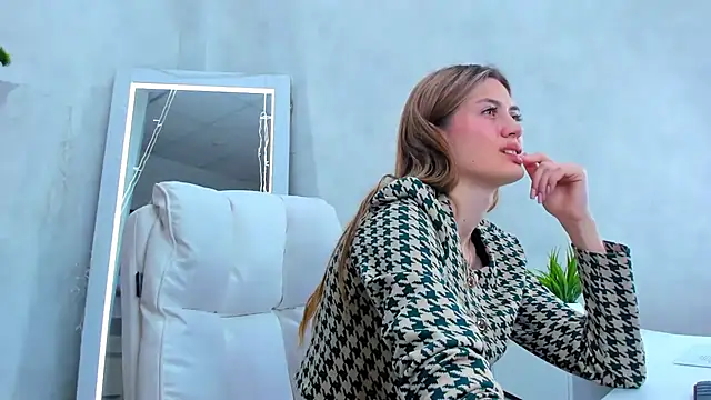 Cherry Price online show from 03-19-25, 12:59