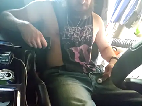 Spunwhiteboy1992 online show from 06-18-26, 07:40
