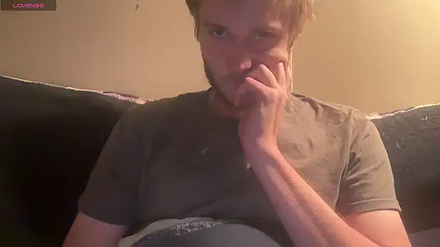 Snapshot of anomalies_ig chatting on 12-21-25, 04:52 anomalies ig online show from 12-21-25, 04:52