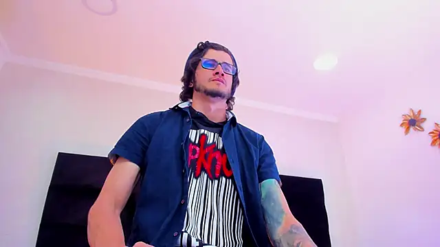 Snapshot of Loggan_donnelly chatting on 01-26-25, 08:34 Loggan donnelly online show from 01-26-25, 08:34