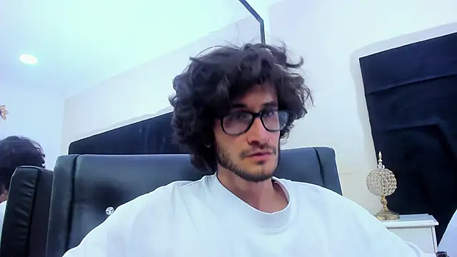 Snapshot of Loggan_donnelly chatting on 01-30-25, 08:42 Loggan donnelly online show from 01-30-25, 08:42