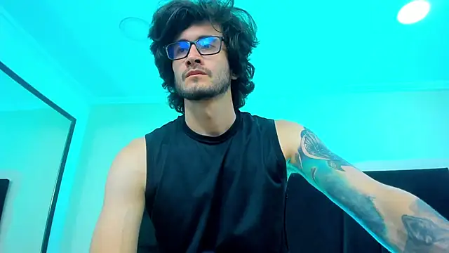 Snapshot of Loggan_donnelly chatting on 02-01-25, 12:18 Loggan donnelly online show from 02-01-25, 12:18