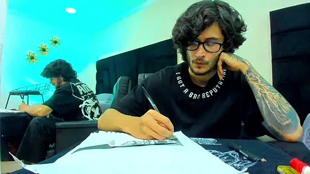 Snapshot of Loggan_donnelly chatting on 02-12-25, 09:33 Loggan donnelly online show from 02-12-25, 09:33