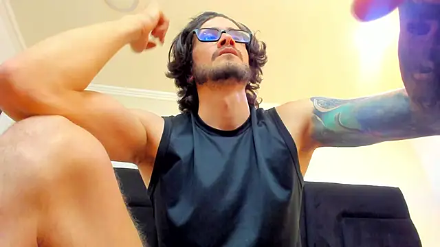 Snapshot of Loggan_donnelly chatting on 02-14-25, 11:53 Loggan donnelly online show from 02-14-25, 11:53