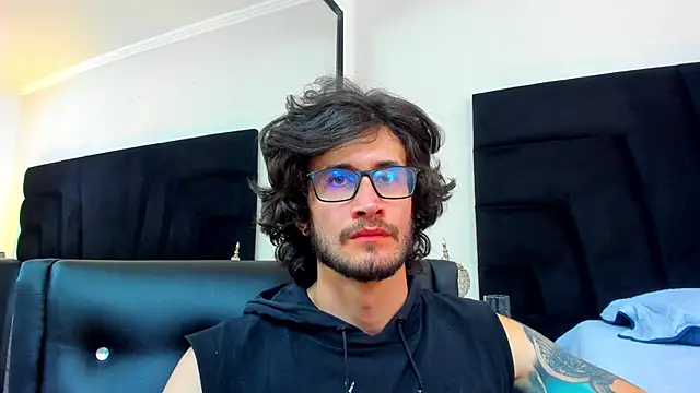 Snapshot of Loggan_donnelly chatting on 02-16-25, 12:08 Loggan donnelly online show from 02-16-25, 12:08