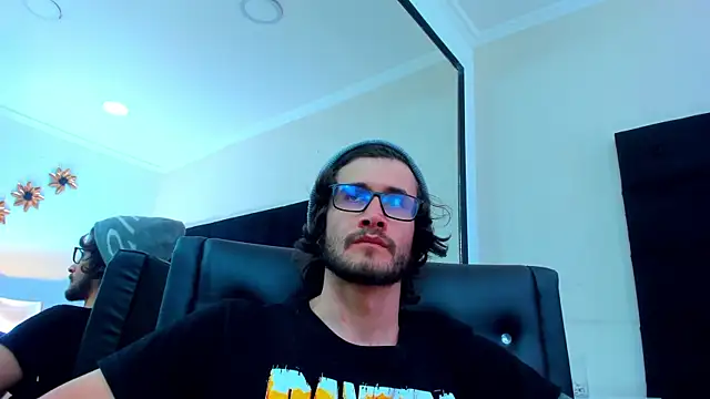 Snapshot of Loggan_donnelly chatting on 02-23-25, 12:41 Loggan donnelly online show from 02-23-25, 12:41