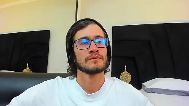 Snapshot of Loggan_donnelly chatting on 03-03-25, 09:05 Loggan donnelly online show from 03-03-25, 09:05