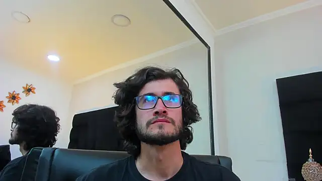 Snapshot of Loggan_donnelly chatting on 03-05-25, 09:04 Loggan donnelly online show from 03-05-25, 09:04