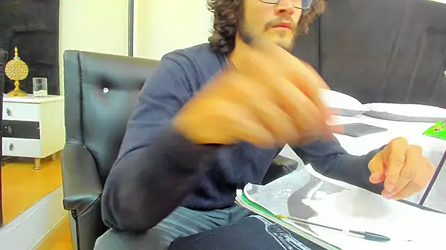 Snapshot of Loggan_donnelly chatting on 03-06-25, 08:59 Loggan donnelly online show from 03-06-25, 08:59