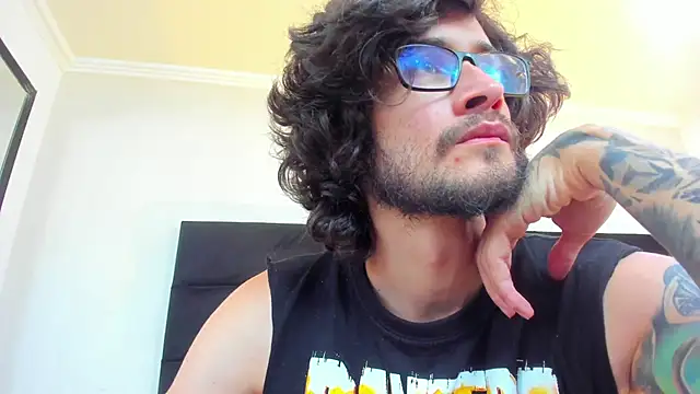 Snapshot of Loggan_donnelly chatting on 03-07-25, 12:04 Loggan donnelly online show from 03-07-25, 12:04