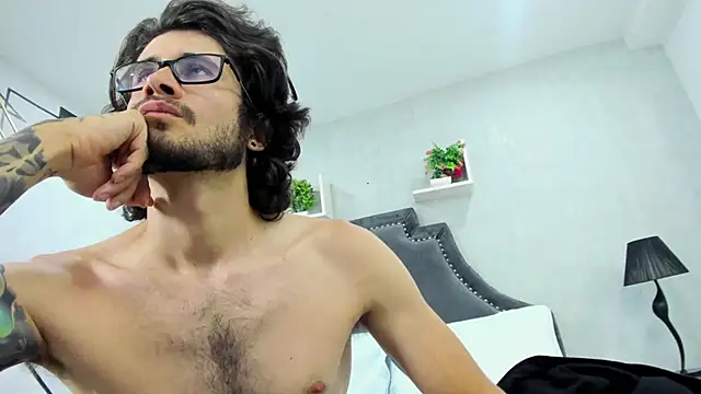 Snapshot of Loggan_donnelly chatting on 03-14-25, 11:32 Loggan donnelly online show from 03-14-25, 11:32