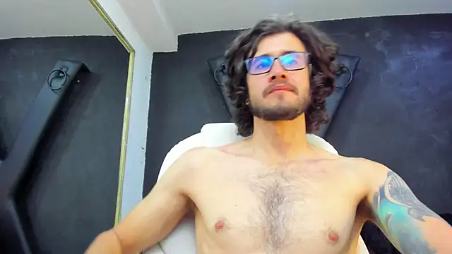 Snapshot of Loggan_donnelly chatting on 03-18-25, 02:25 Loggan donnelly online show from 03-18-25, 02:25