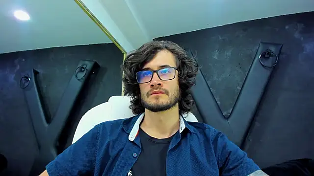 Snapshot of Loggan_donnelly chatting on 03-19-25, 08:22 Loggan donnelly online show from 03-19-25, 08:22