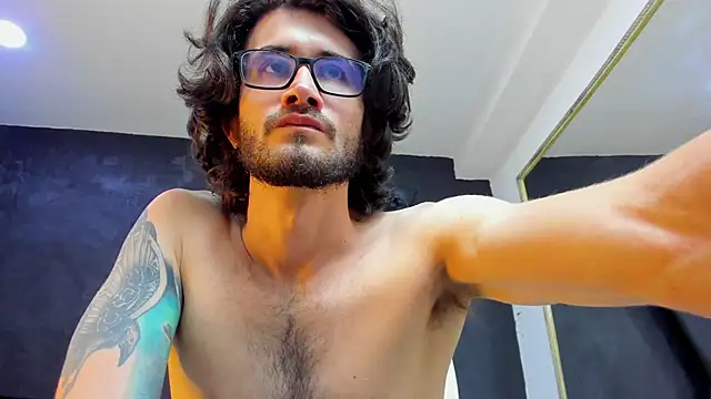 Snapshot of Loggan_donnelly chatting on 03-22-25, 11:31 Loggan donnelly online show from 03-22-25, 11:31