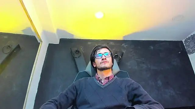 Snapshot of Loggan_donnelly chatting on 09-19-25, 08:09 Loggan donnelly online show from 09-19-25, 08:09