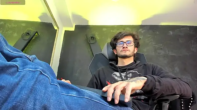 Snapshot of Loggan_donnelly chatting on 09-26-25, 09:52 Loggan donnelly online show from 09-26-25, 09:52