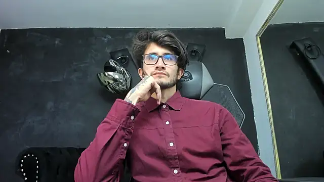 Snapshot of Loggan_donnelly chatting on 09-29-25, 08:24 Loggan donnelly online show from 09-29-25, 08:24