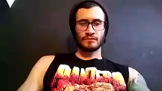 Snapshot of Loggan_donnelly chatting on 10-18-25, 07:14 Loggan donnelly online show from 10-18-25, 07:14