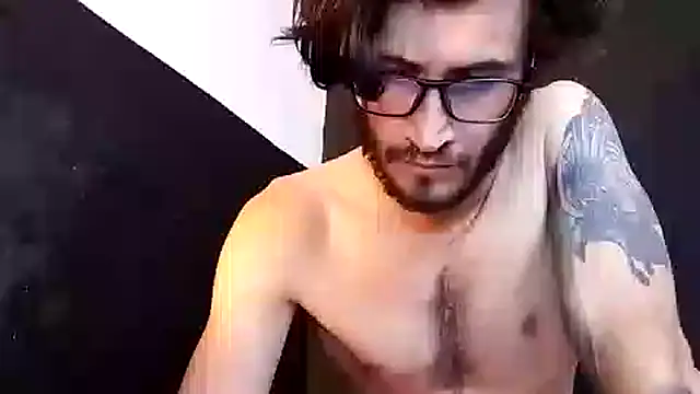 Snapshot of Loggan_donnelly chatting on 10-22-25, 06:51 Loggan donnelly online show from 10-22-25, 06:51