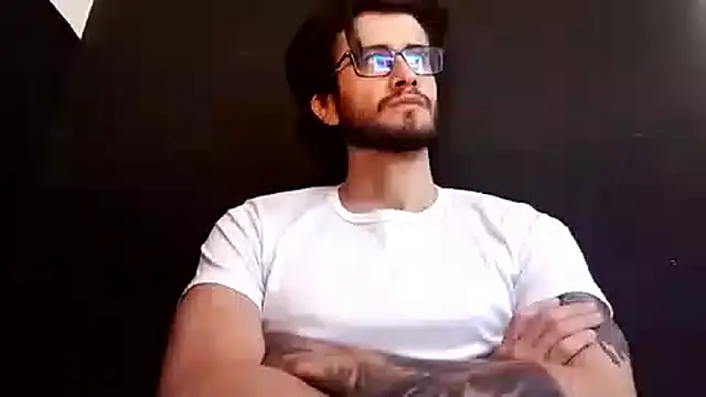 Snapshot of Loggan_donnelly chatting on 10-23-25, 06:17 Loggan donnelly online show from 10-23-25, 06:17