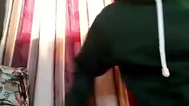 Snapshot of Loggan_donnelly chatting on 11-06-25, 06:31 Loggan donnelly online show from 11-06-25, 06:31