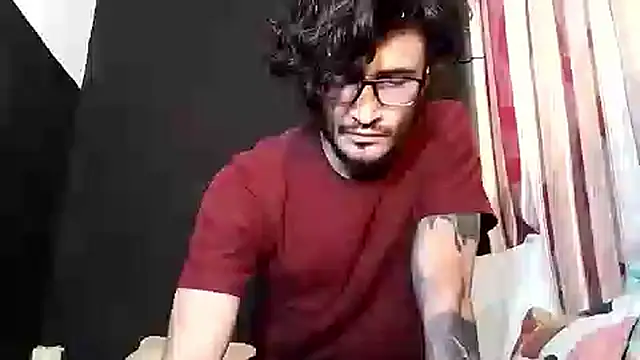 Snapshot of Loggan_donnelly chatting on 11-10-25, 07:02 Loggan donnelly online show from 11-10-25, 07:02