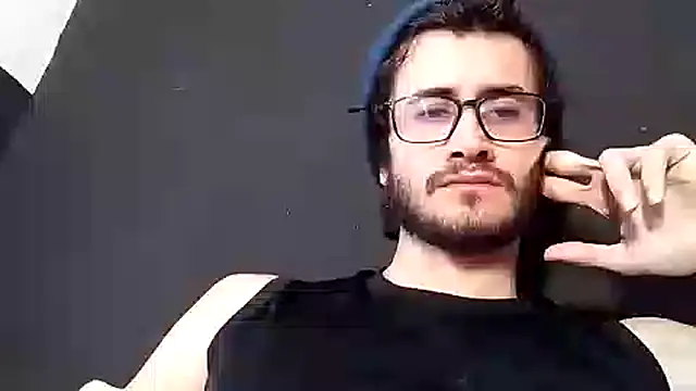 Snapshot of Loggan_donnelly chatting on 11-12-25, 07:13 Loggan donnelly online show from 11-12-25, 07:13