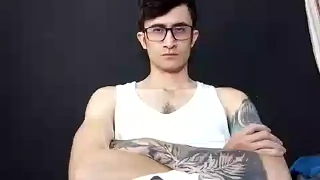 Snapshot of Loggan_donnelly chatting on 12-02-25, 09:32 Loggan donnelly online show from 12-02-25, 09:32