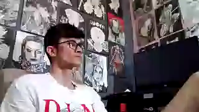 Snapshot of Loggan_donnelly chatting on 12-04-25, 09:23 Loggan donnelly online show from 12-04-25, 09:23