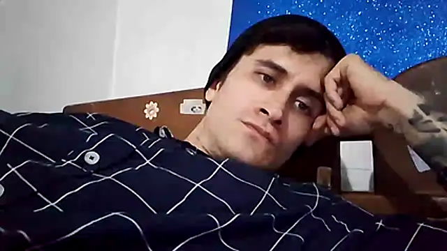 Snapshot of Loggan_donnelly chatting on 12-20-25, 11:56 Loggan donnelly online show from 12-20-25, 11:56