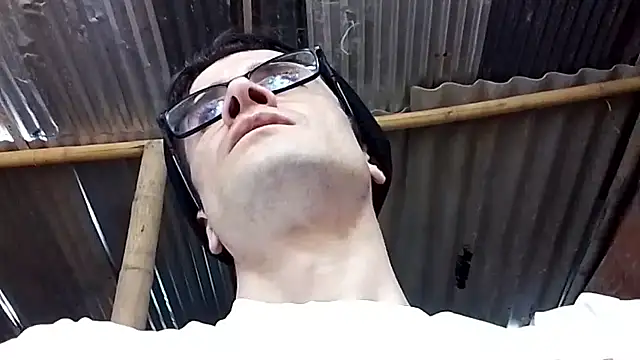 Snapshot of Loggan_donnelly chatting on 12-22-25, 06:49 Loggan donnelly online show from 12-22-25, 06:49