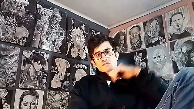 Snapshot of Loggan_donnelly chatting on 01-07-26, 01:19 Loggan donnelly online show from 01-07-26, 01:19