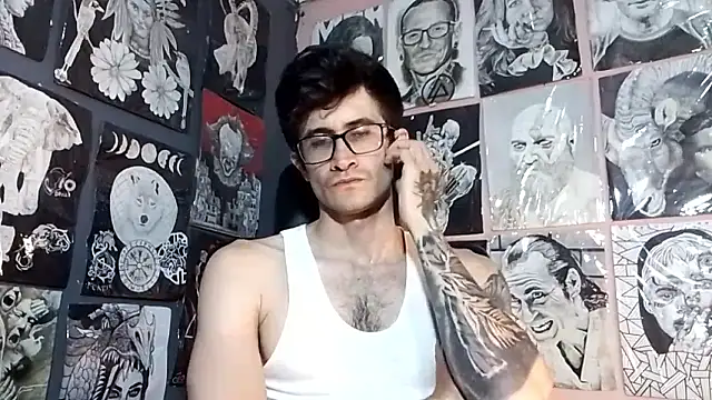 Snapshot of Loggan_donnelly chatting on 01-17-26, 11:30 Loggan donnelly online show from 01-17-26, 11:30