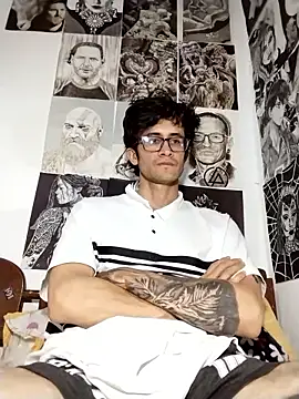 Snapshot of Loggan_donnelly chatting on 03-23-26, 01:53 Loggan donnelly online show from 03-23-26, 01:53