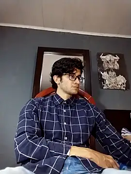 Snapshot of Loggan_donnelly chatting on 04-03-26, 09:35 Loggan donnelly online show from 04-03-26, 09:35