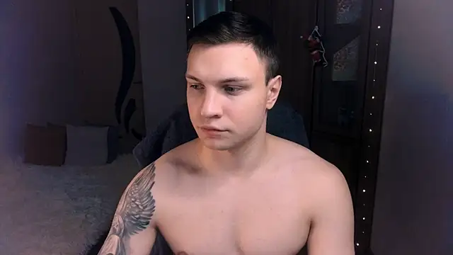 Snapshot of handsome_guy01 chatting on 12-04-24, 09:13 handsome guy01 online show from 12-04-24, 09:13