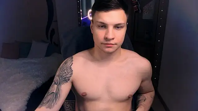 Snapshot of handsome_guy01 chatting on 12-06-24, 09:35 handsome guy01 online show from 12-06-24, 09:35