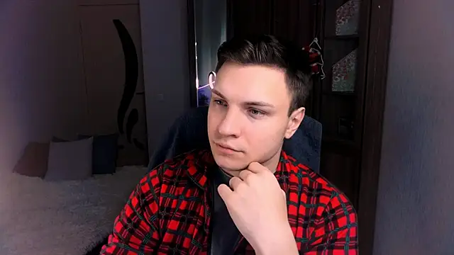 Snapshot of handsome_guy01 chatting on 12-12-24, 11:25 handsome guy01 online show from 12-12-24, 11:25