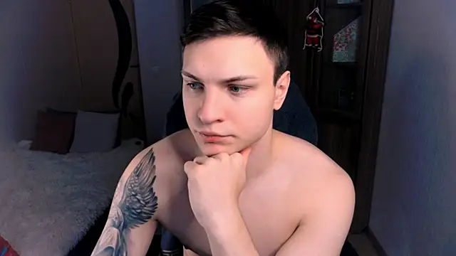 Snapshot of handsome_guy01 chatting on 12-17-24, 10:32 handsome guy01 online show from 12-17-24, 10:32