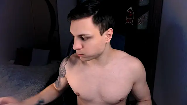 Snapshot of handsome_guy01 chatting on 12-19-24, 07:07 handsome guy01 online show from 12-19-24, 07:07