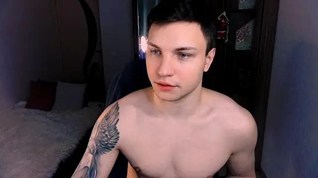 Snapshot of handsome_guy01 chatting on 12-20-24, 01:36 handsome guy01 online show from 12-20-24, 01:36