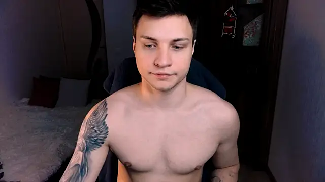 Snapshot of handsome_guy01 chatting on 12-20-24, 04:42 handsome guy01 online show from 12-20-24, 04:42