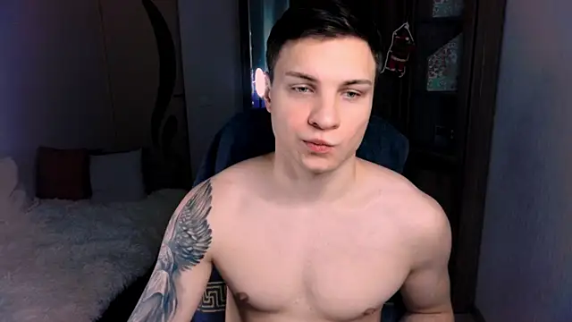 Snapshot of handsome_guy01 chatting on 12-22-24, 05:34 handsome guy01 online show from 12-22-24, 05:34